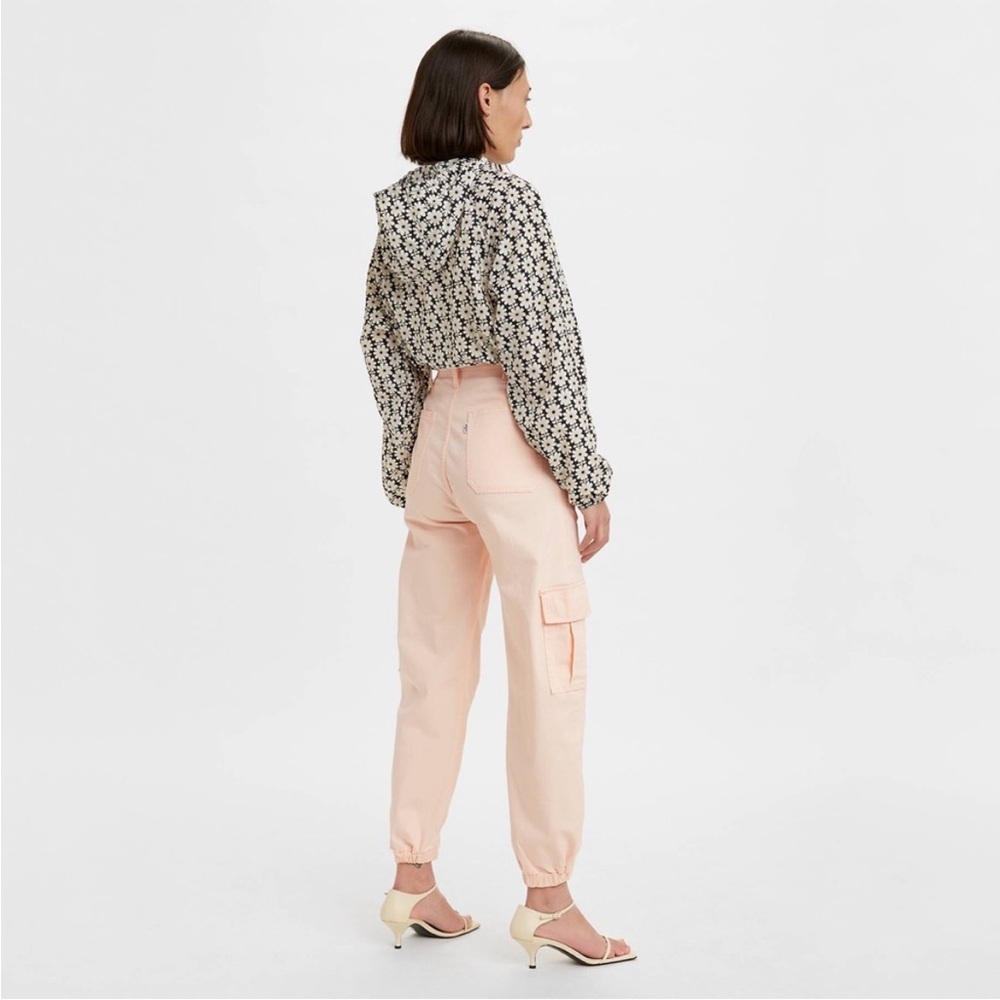 LEVIS HIGH RISE PEACHY PINK CARGO PANTS